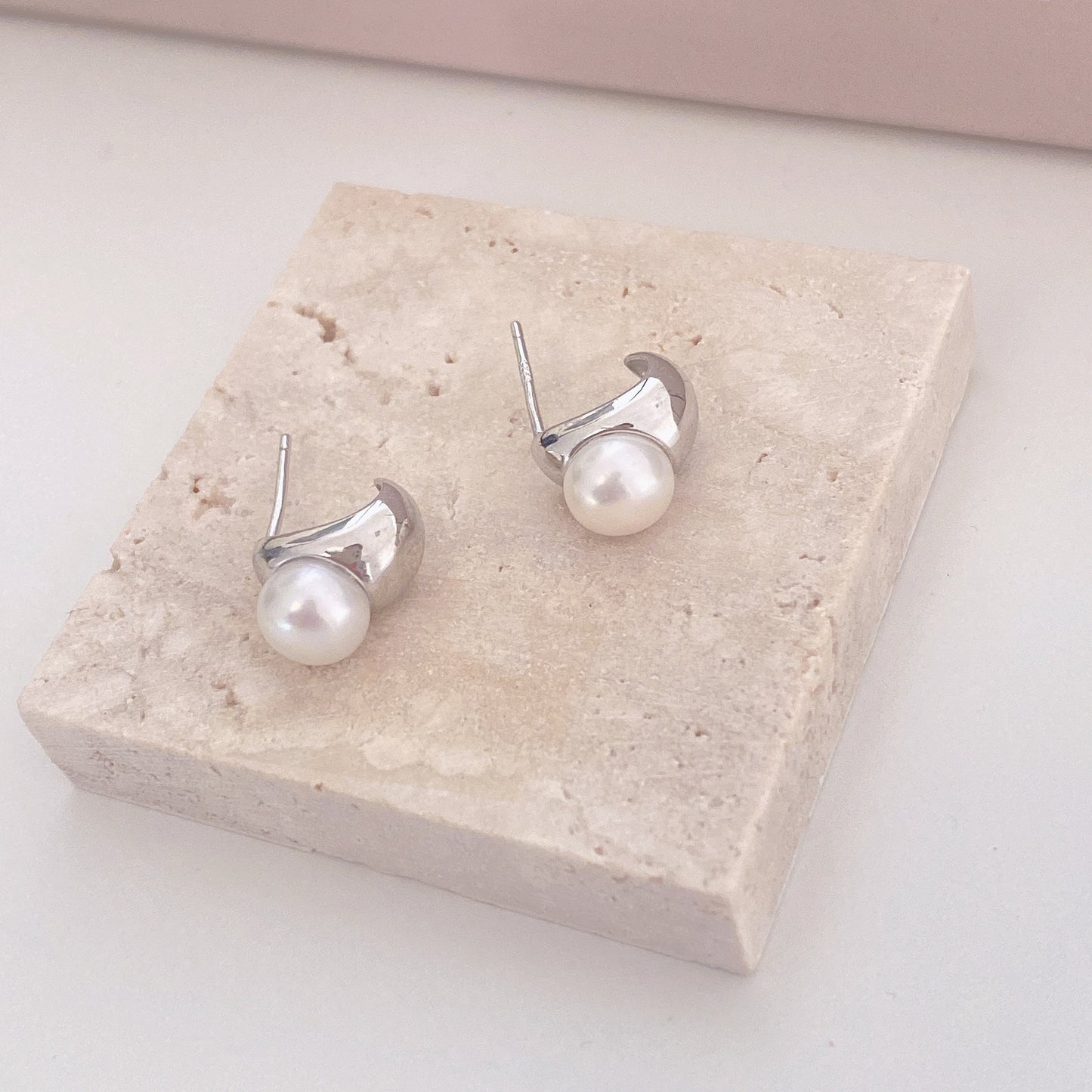 Button Freshwater Pearl Earring