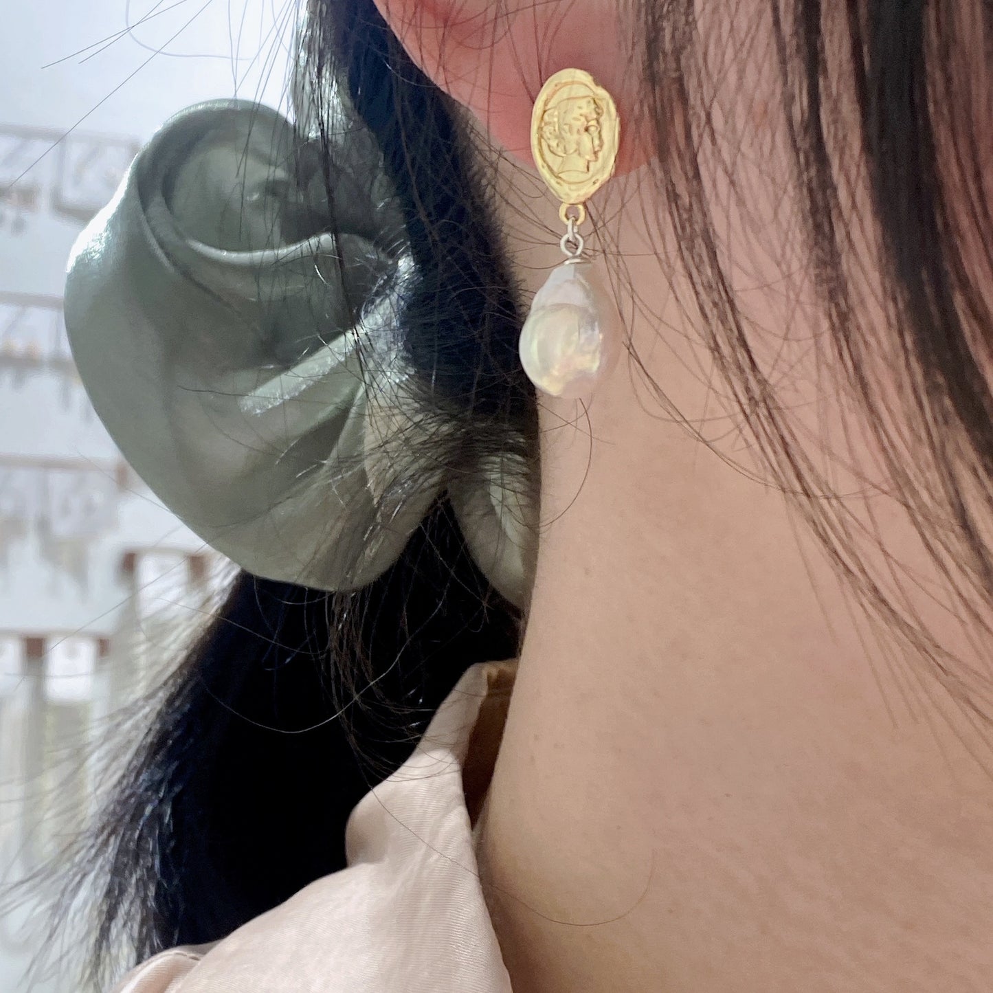 Lorelai Baroque Irregualr FreshwaterPearls Stud Earring
