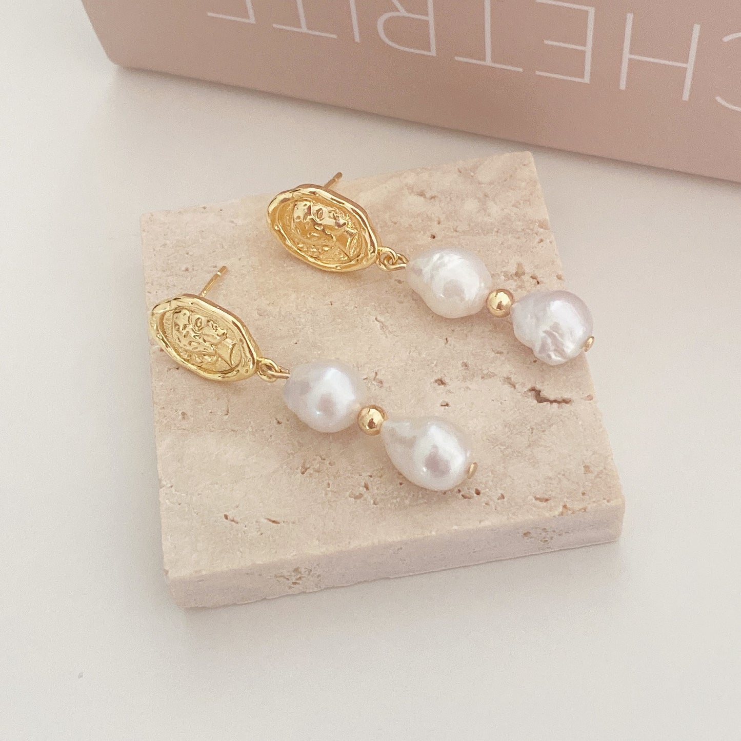 Aspyn Freshwater Pearl Earring