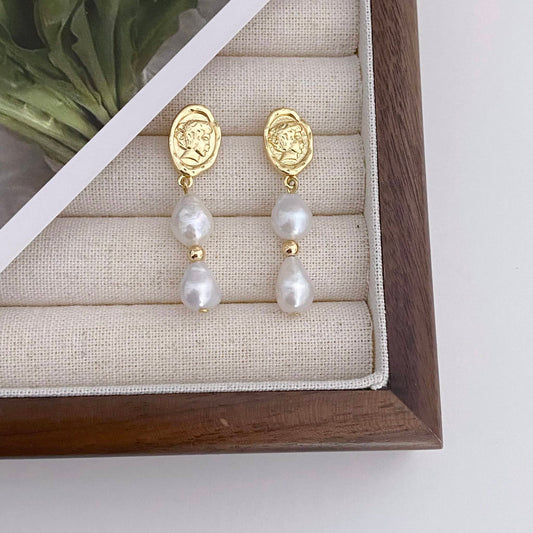 Aspyn Freshwater Pearl Earring