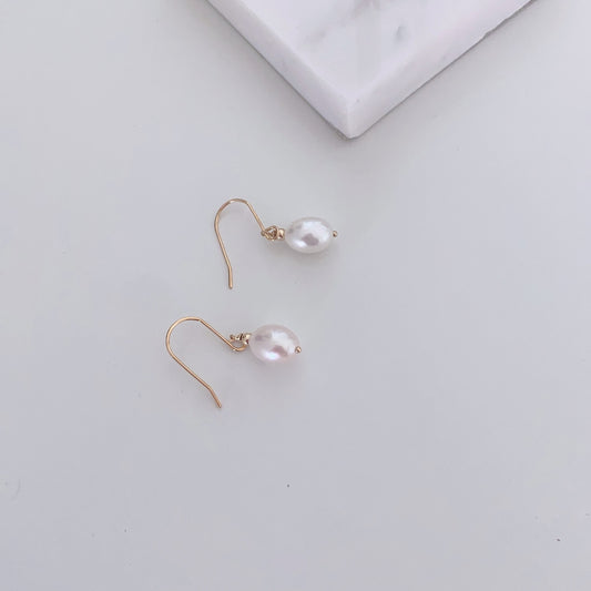 Cora Single Freshwater Pearl Hook Earring