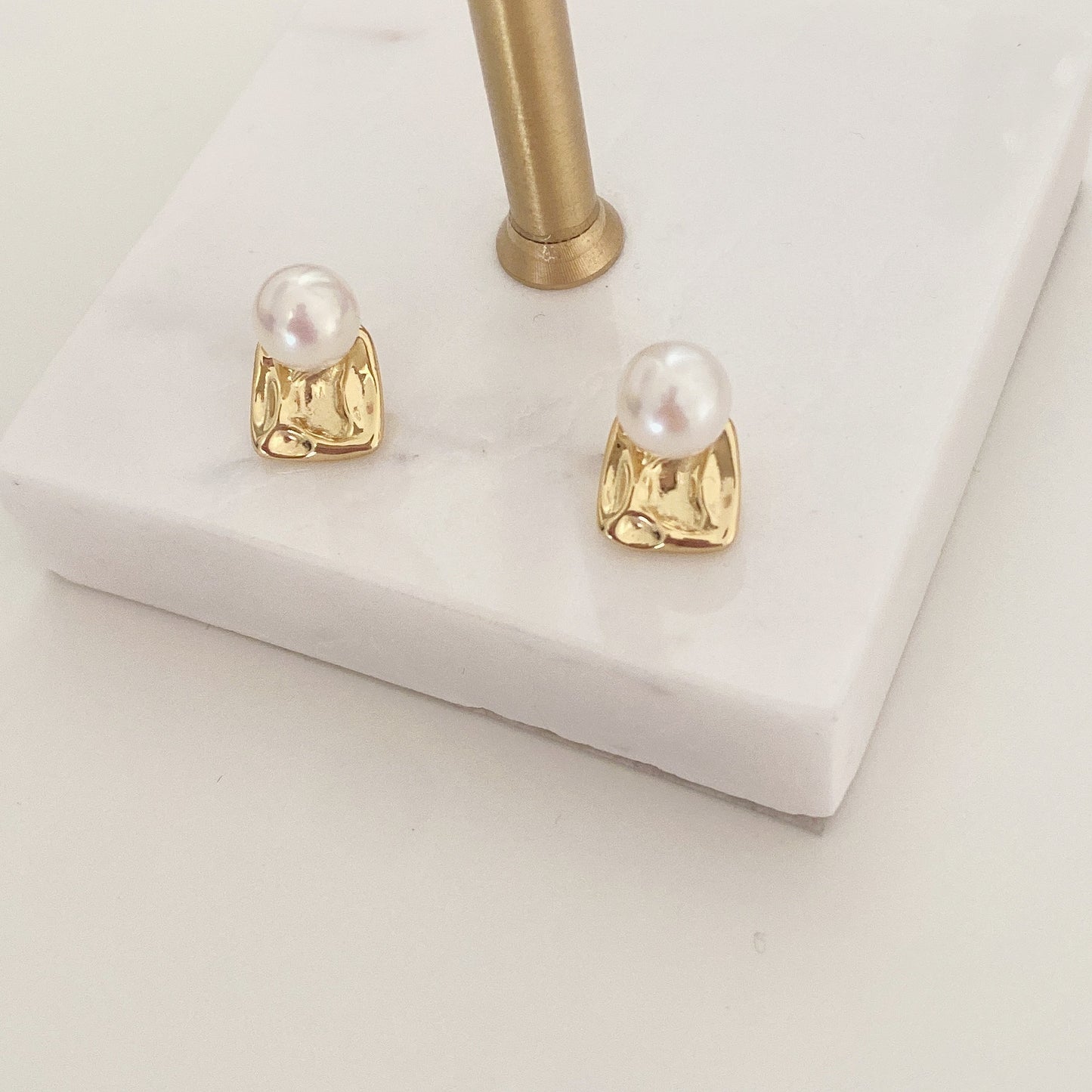 Eliana Freshwater Pearl Stud Earring