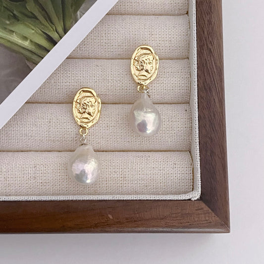 Lorelai Baroque Irregualr FreshwaterPearls Stud Earring